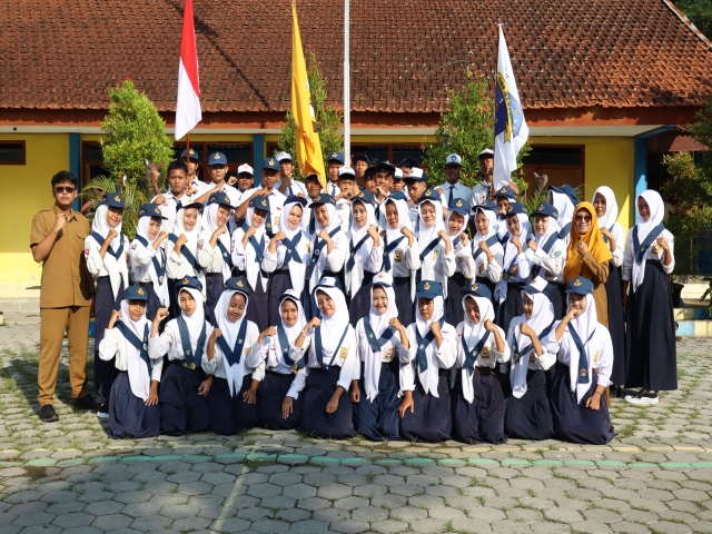 Pelantikan Pengurus OSIS Baru SMPN 1 Pitu Tahun Ajaran 2025/2026 Berlangsung Khidmat